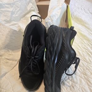 HOKA Black Athletic Running Shoes - Lightweight Neutral Design